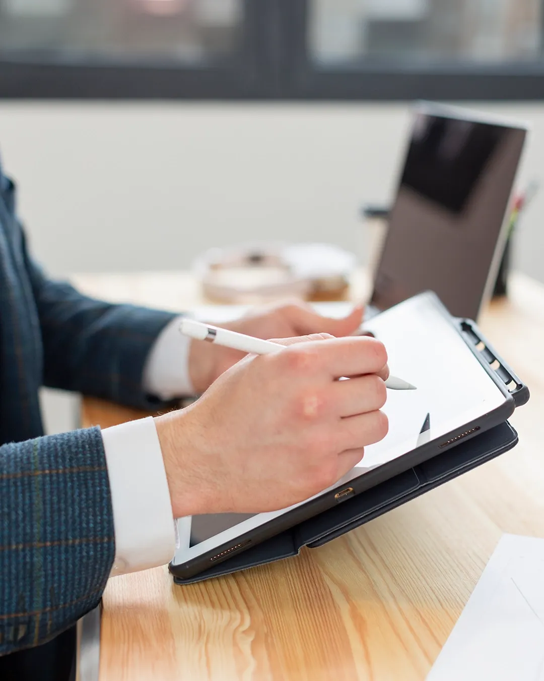 Pactima: Your E-Signature Superhero!