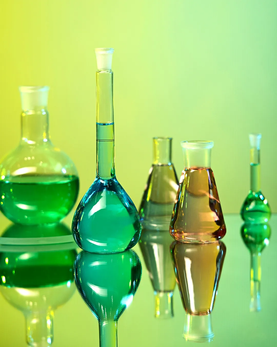 Entvin co-founders Sanskar Jain, Kshitij Jain, and Hemant Phalak revolutionizing chemical sourcing