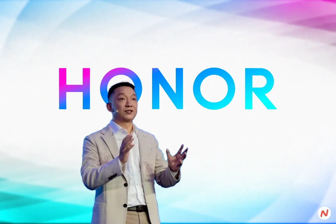 Honor CEO James Li at MWC Barcelona announcing $10 billion AI devices investment